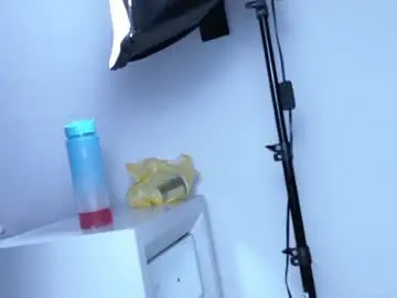 Bonnyloo  live sex cam