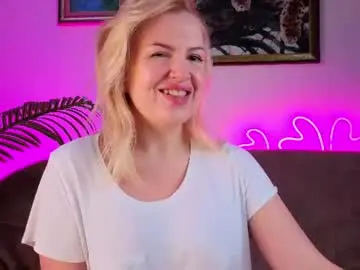 Crowned_goddess  live sex cam