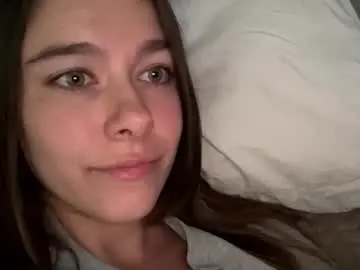 Lucy12821  live sex cam