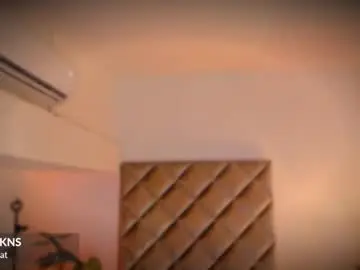 Malaia_hills  live sex cam