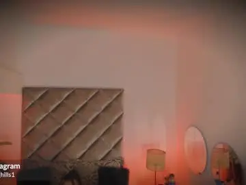 Malaia_hills  live sex cam