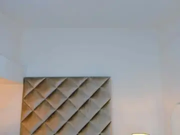 Malaia_hills  live sex cam