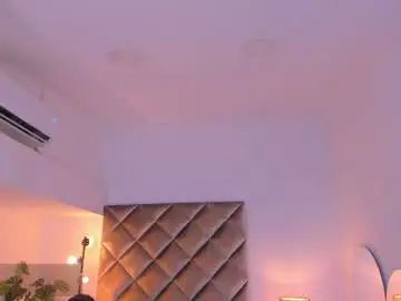 Malaia_hills  live sex cam