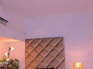 Malaia_hills  live sex cam