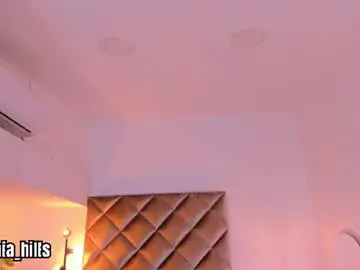 Malaia_hills  live sex cam