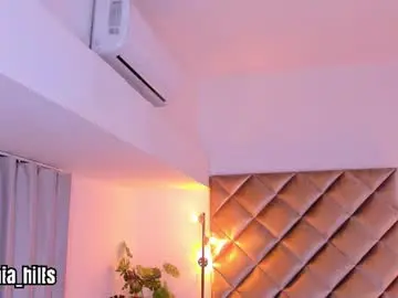 Malaia_hills  live sex cam
