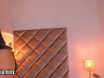 Malaia_hills  live sex cam