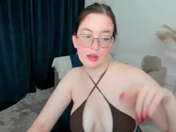 Yoursweetmaddy  live sex cam