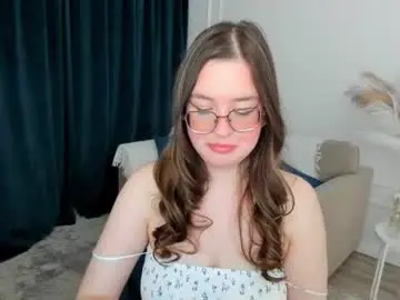 Yoursweetmaddy  live sex cam