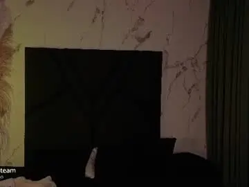 Bella_m_  live sex cam
