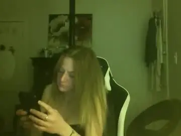 Sugababi35  live sex cam