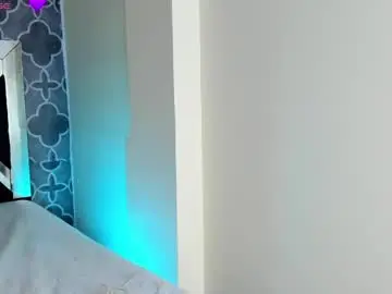 Adele_cruzz  live sex cam