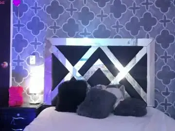 Adele_cruzz  live sex cam