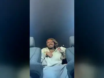 Chocolatebeary  live sex cam