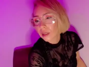 Goldengirlrose  live sex cam