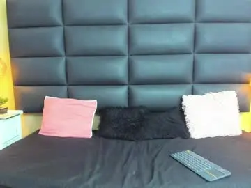 Missluna18  live sex cam