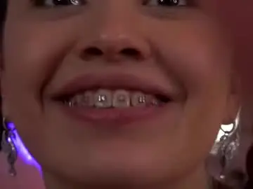 Selennevoss  live sex cam