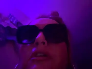 Brittnee1438  live sex cam