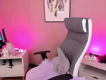 Hollie_joliie  live sex cam