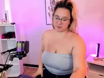 Hollie_joliie  live sex cam