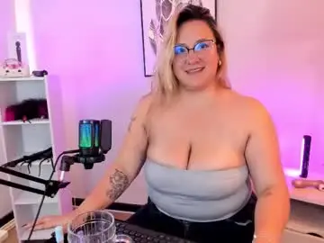 Hollie_joliie  live sex cam