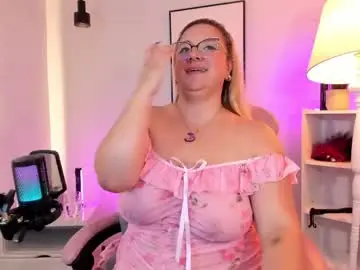 Hollie_joliie  live sex cam