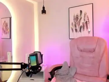 Hollie_joliie  live sex cam