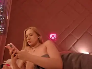 Hollyylee  live sex cam