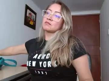 Officialrosevelvet  live sex cam