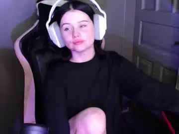 Blondyyarisha  live sex cam