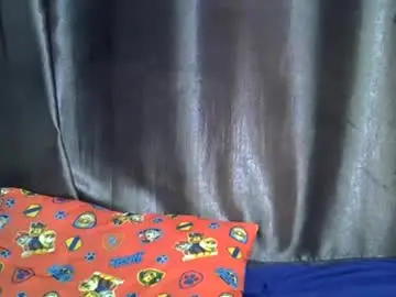 Breezyy9  live sex cam