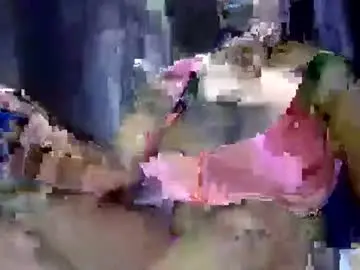 Breezyy9  live sex cam
