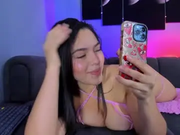 Haily_b  live sex cam