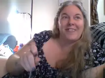 Hippysnewhere  live sex cam