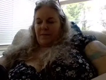 Hippysnewhere  live sex cam