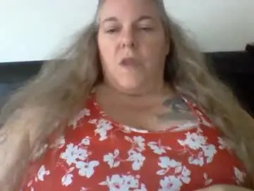 Hippysnewhere  live sex cam