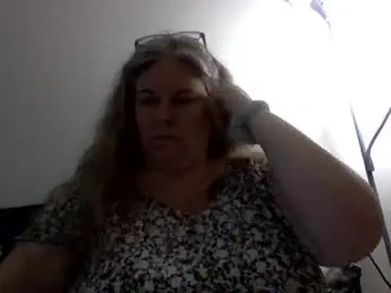 Hippysnewhere  live sex cam