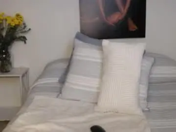 Isabella_696  live sex cam