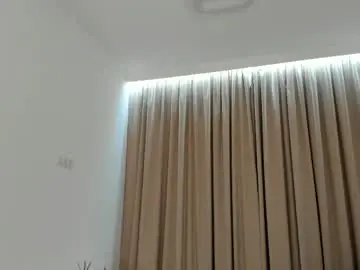 Lynseyolstad  live sex cam