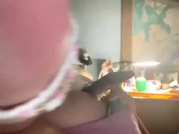 Maiziewalnut  live sex cam