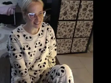 Mrsluck  live sex cam