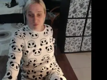 Mrsluck  live sex cam