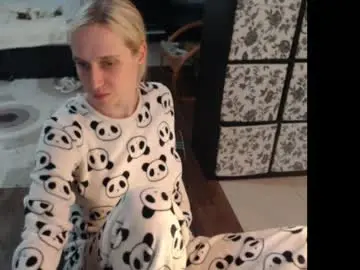Mrsluck  live sex cam