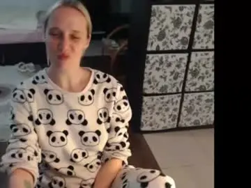 Mrsluck  live sex cam