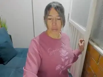 Penelope47  live sex cam