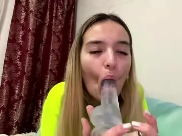 Reathakiss  live sex cam