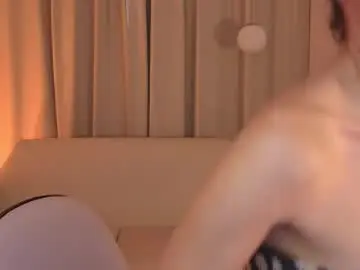 Rousee_v  live sex cam