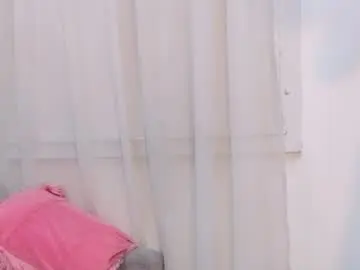 Thiiarabrown  live sex cam