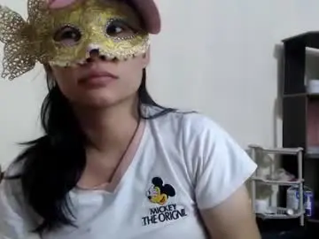 Whisperinrain  live sex cam
