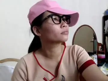 Whisperinrain  live sex cam